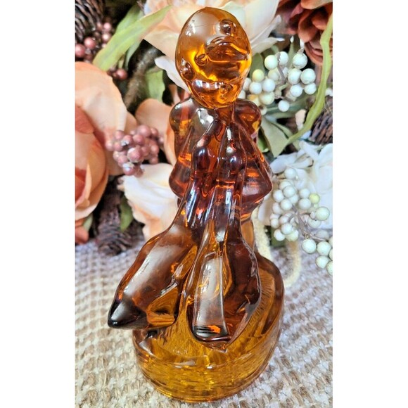 LE Smith GOOSE GIRL Hummel style Amber Glass 6" figurine - Picture 3 of 6